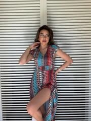 Kadın Kısa Kollu V Yakalı Desenli Yandan Yırtmaçlı Süprem Elbise