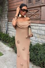 Eteği Gül Detay Madonna Yaka Elbise 2863