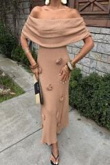 Eteği Gül Detay Madonna Yaka Elbise 2863