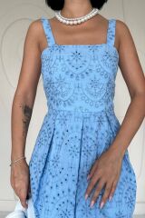 Mavi Askılı Aparatlı Brode Elbise