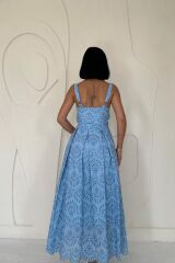 Mavi Askılı Aparatlı Brode Elbise